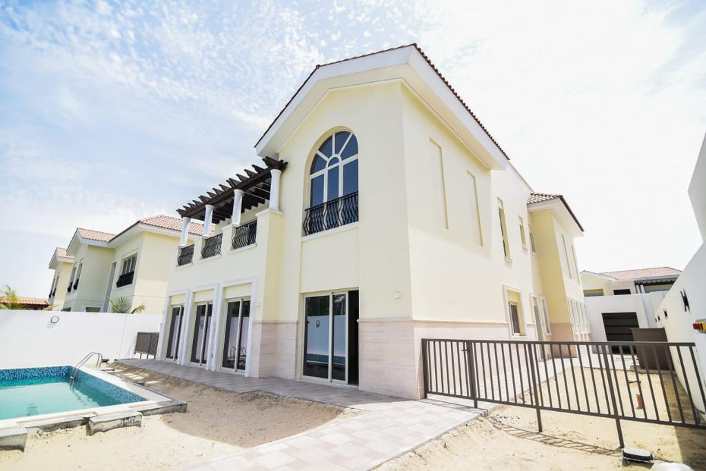 5 BEDROOM MEDITERRENEAN VILLA